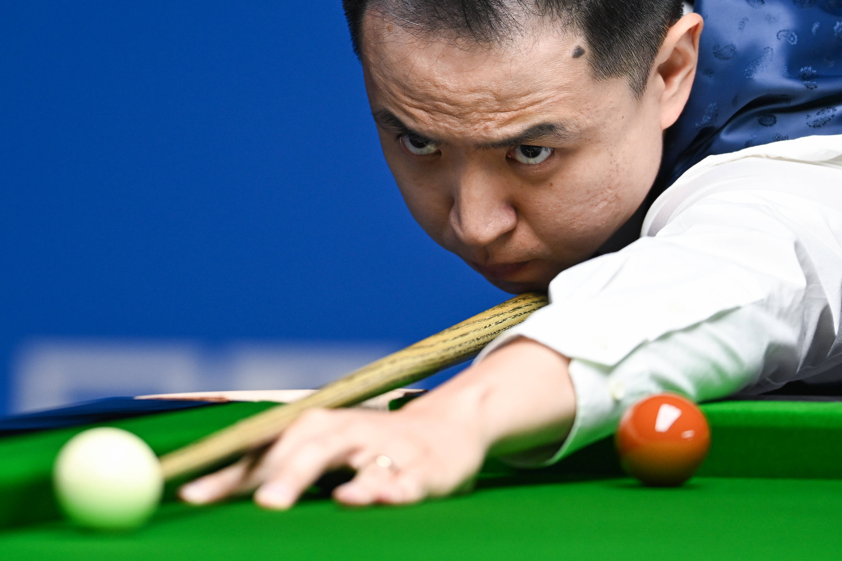 人瞩目的成 人瞩目的成