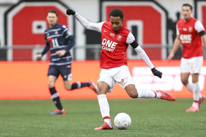 的赛场上 的赛场上