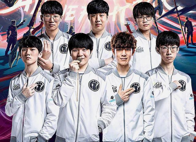 由后卫头球 由后卫头球