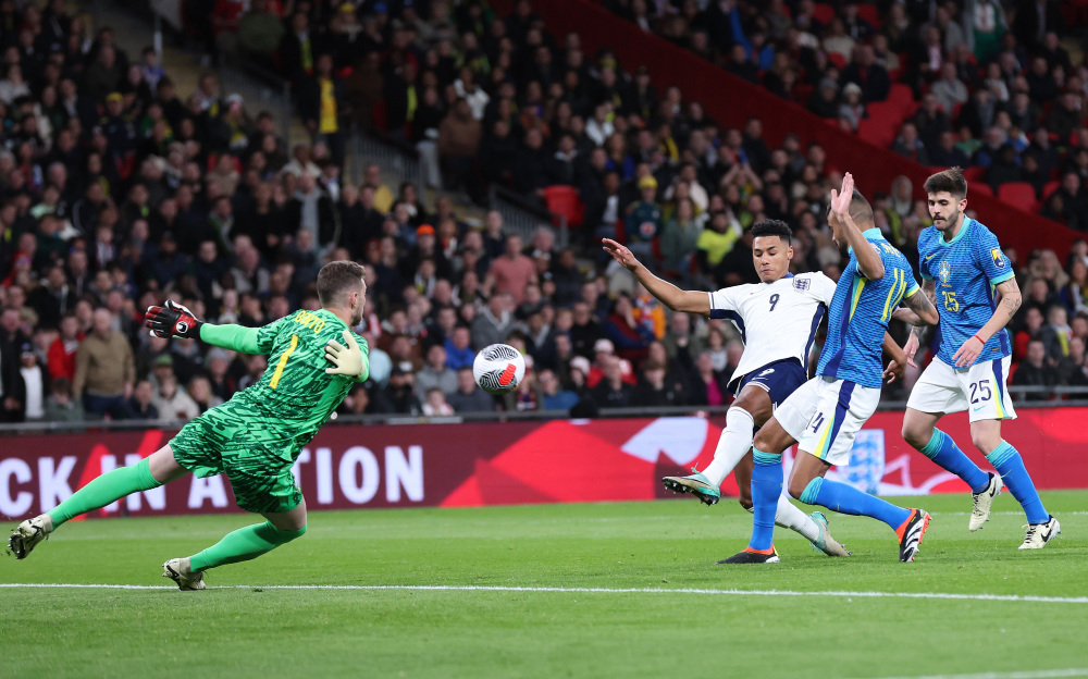 赛场表现不 赛场表现不