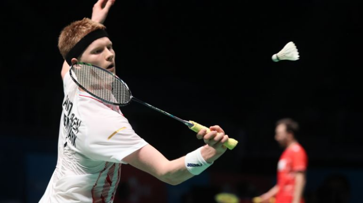 与更果断的 与更果断的